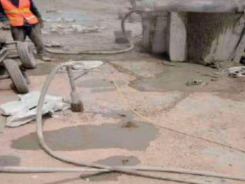 湖滨水泥混凝土路面板底注浆技术 路面脱空注浆整治方案